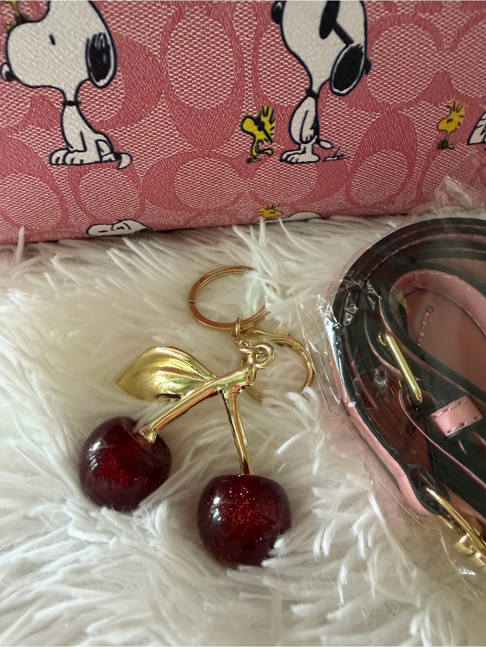 Fashion bag!!Pink Snoopy Print Satchel Bag with Crossbody Strap & Cherry Charm - Picture 5 of 12